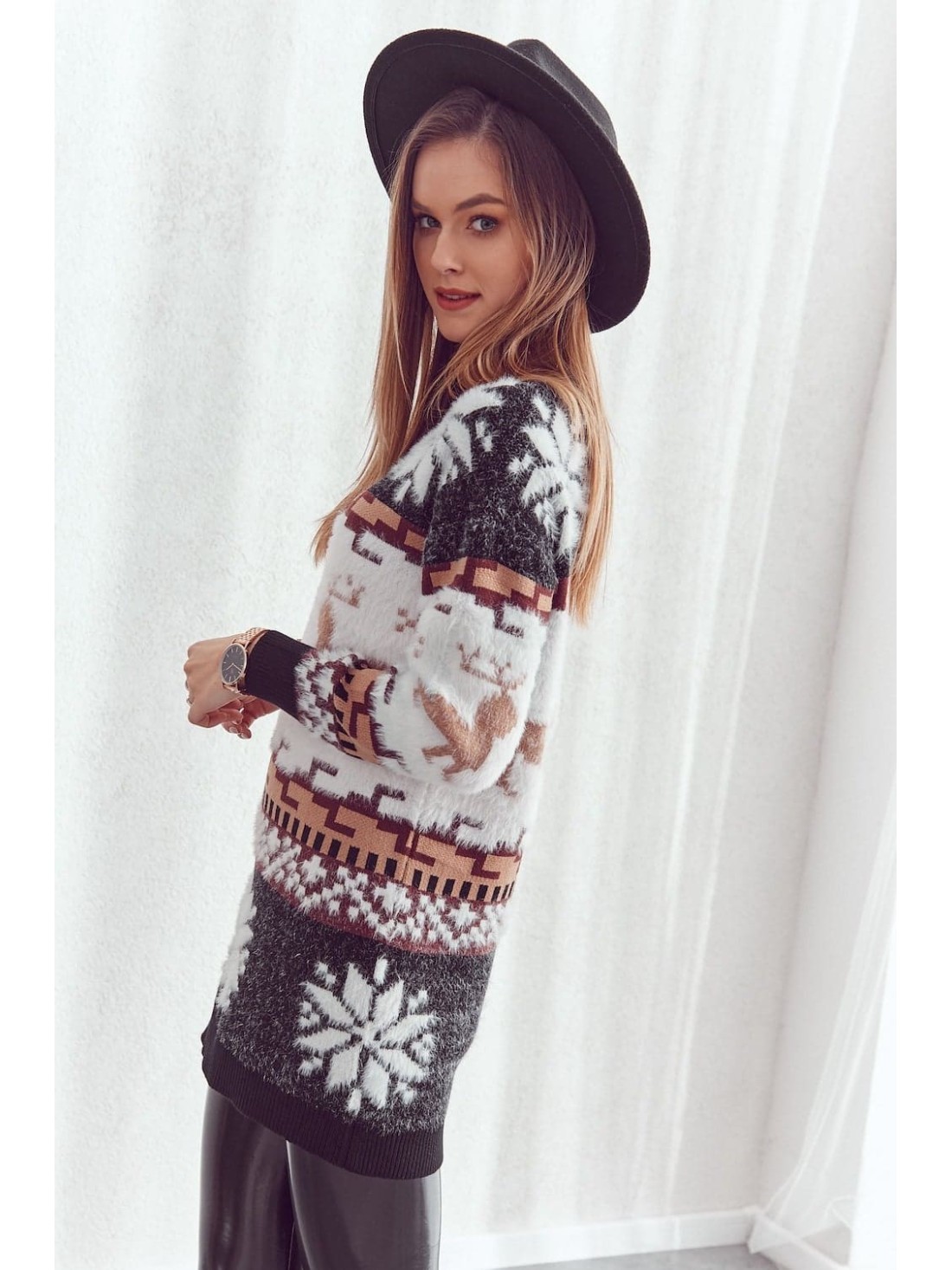 Warm long Christmas sweater, black 383580 - Online store - Boutique